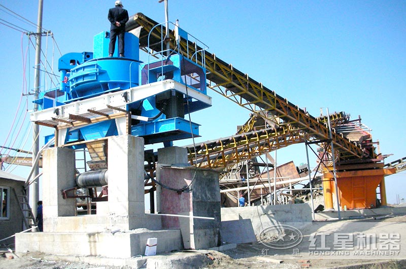 制砂生產線上的制砂機設備 制砂生產線上的制砂機設備