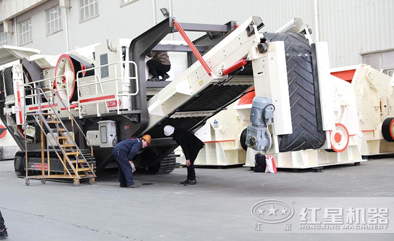 用戶來廠考察履帶式流動(dòng)沙機(jī) 用戶來廠考察履帶式流動(dòng)沙機(jī)