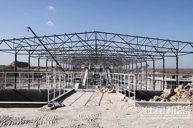 圖為河北一大型砂石場 圖為河北一大型砂石場