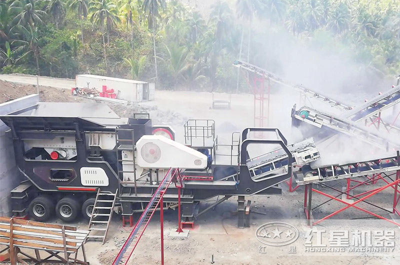 移動顎式破碎機工作現場 移動顎式破碎機工作現場