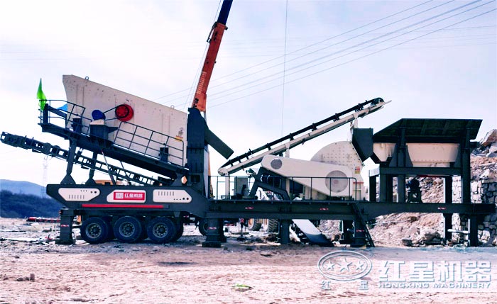 移動重錘式制砂機工作現場實拍 移動重錘式制砂機工作現場實拍