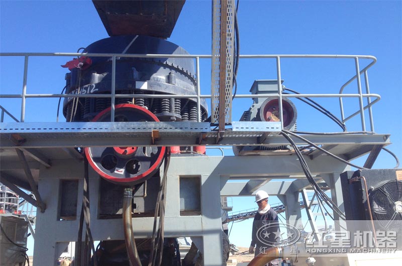 復合型圓錐破碎機工作現場 復合型圓錐破碎機工作現場