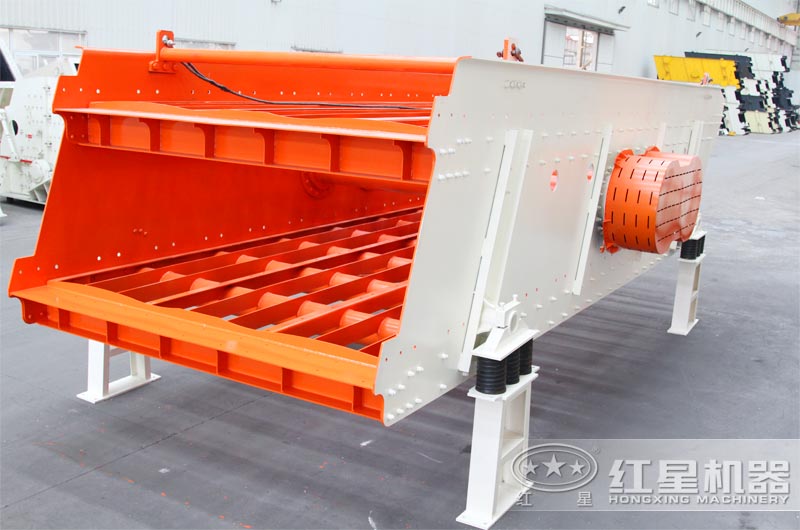振動(dòng)篩制造廠家就找河南紅星,固定式、移動(dòng)式都有 振動(dòng)篩制造廠家就找河南紅星,固定式、移動(dòng)式都有