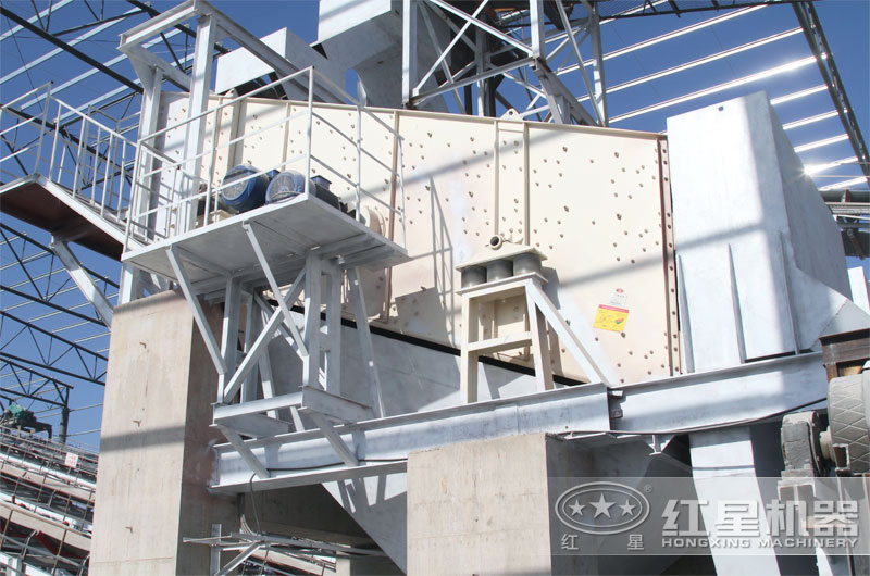 振動(dòng)篩制造廠家就找河南紅星,固定式、移動(dòng)式都有 振動(dòng)篩制造廠家就找河南紅星,固定式、移動(dòng)式都有