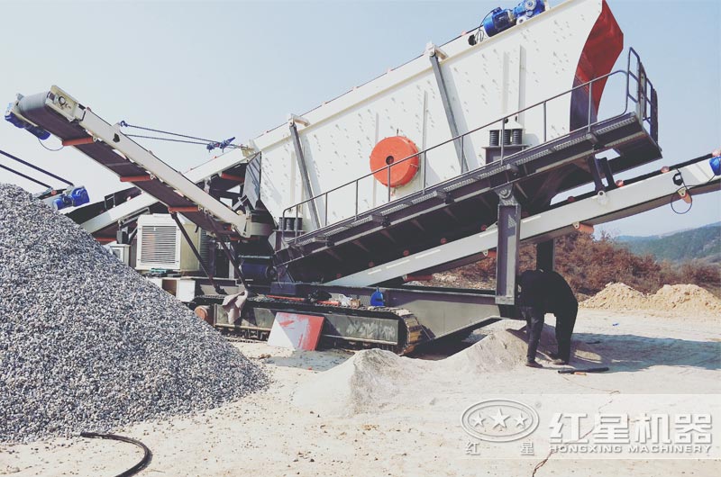 振動(dòng)篩制造廠家就找河南紅星,固定式、移動(dòng)式都有 振動(dòng)篩制造廠家就找河南紅星,固定式、移動(dòng)式都有