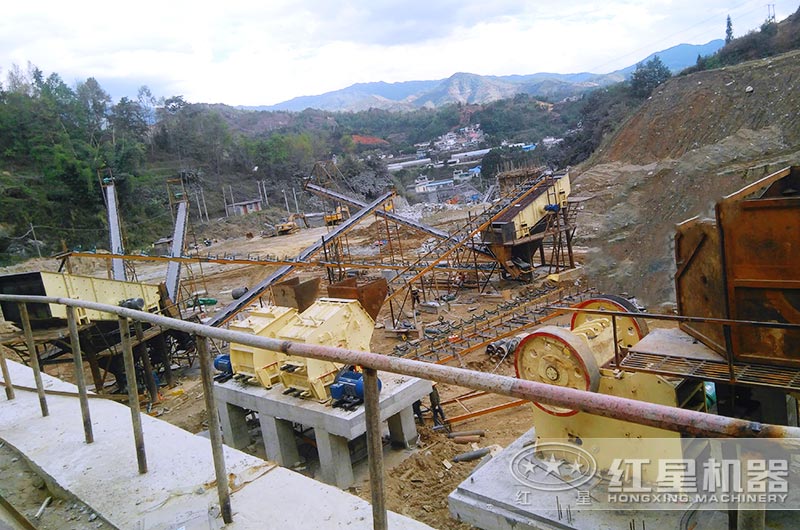 時產600噸的大型青石石子破碎生產線 時產600噸的大型青石石子破碎生產線