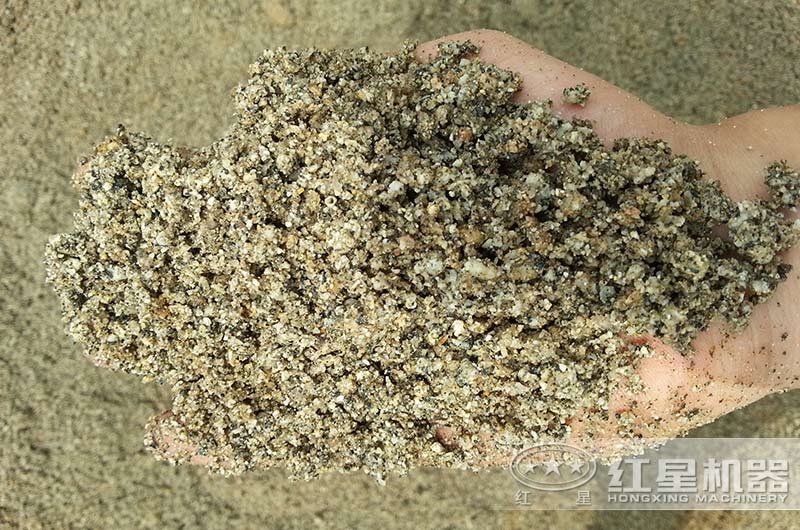 經過制砂設備處理后的成品砂 經過制砂設備處理后的成品砂