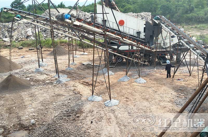 四川巴中移動制砂生產現場圖 四川巴中移動制砂生產現場圖