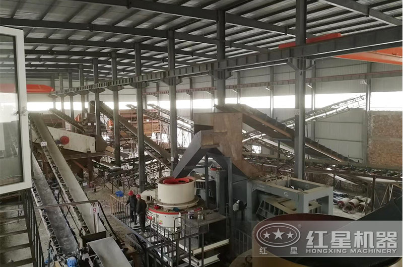 河卵石室內制沙生產現場 河卵石室內制沙生產現場