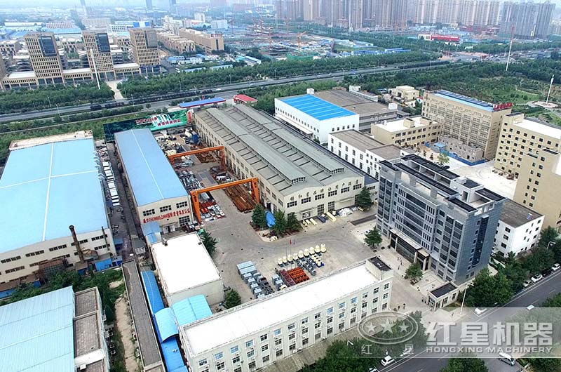 紅星有著占地26W平方米的廠區(qū),實力雄厚 紅星有著占地26W平方米的廠區(qū),實力雄厚