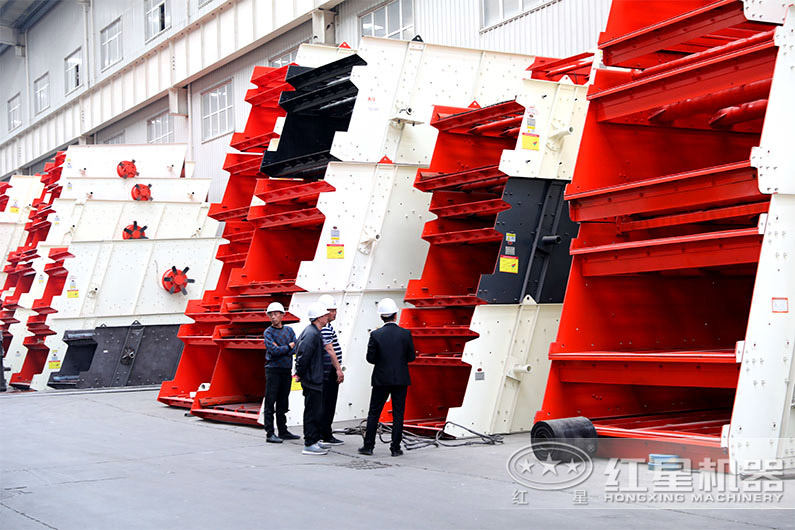 客戶來廠考察圓振動篩 客戶來廠考察圓振動篩