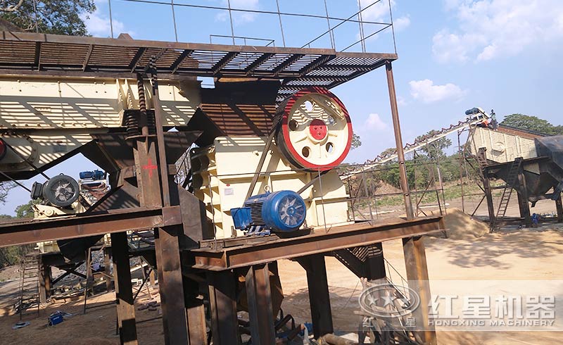 顎式破碎機現場 顎式破碎機現場