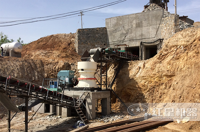 圓錐破碎機用于破碎生產線現(xiàn)場 圓錐破碎機用于破碎生產線現(xiàn)場