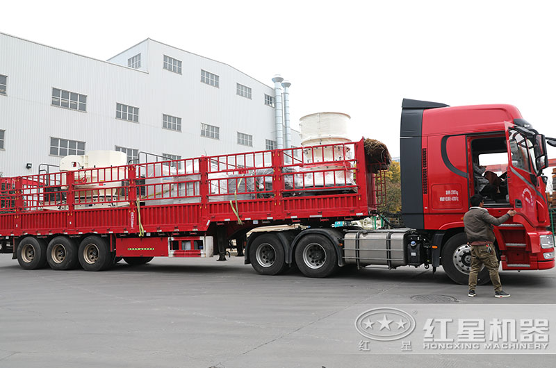 紅星小型河卵石制砂機發貨現場 紅星小型河卵石制砂機發貨現場