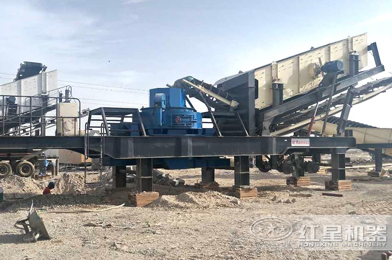 移動(dòng)式石英石制砂機(jī)生產(chǎn)現(xiàn)場(chǎng),一機(jī)抵一條生產(chǎn)線 移動(dòng)式石英石制砂機(jī)生產(chǎn)現(xiàn)場(chǎng),一機(jī)抵一條生產(chǎn)線