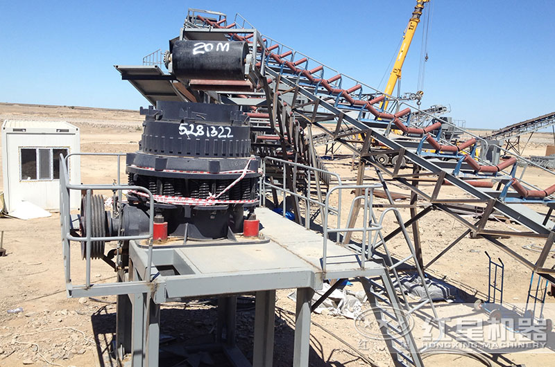 花崗巖破碎生產(chǎn)線一角,圓錐破碎機(jī) 花崗巖破碎生產(chǎn)線一角,圓錐破碎機(jī)