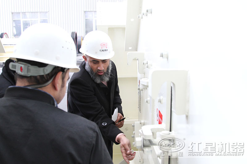 用戶來廠,實地考察反擊破設備 用戶來廠,實地考察反擊破設備