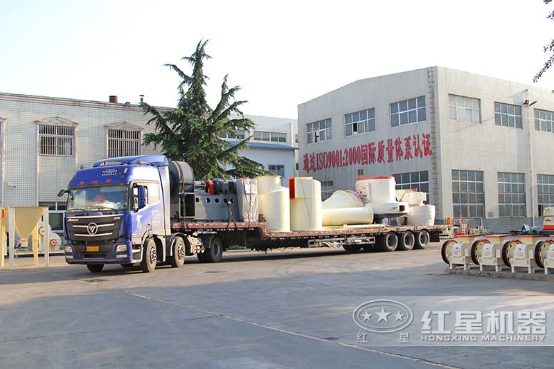 紅星小型超細(xì)磨粉機(jī)拆機(jī)裝車發(fā)貨 紅星小型超細(xì)磨粉機(jī)拆機(jī)裝車發(fā)貨