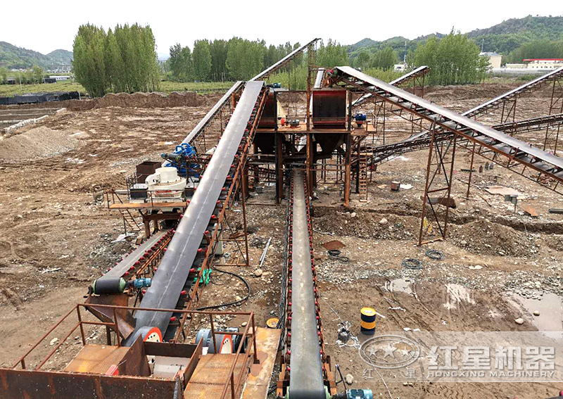 時(shí)產(chǎn)量200噸客戶制砂現(xiàn)場(chǎng)配置VSI制砂機(jī) 時(shí)產(chǎn)量200噸客戶制砂現(xiàn)場(chǎng)配置VSI制砂機(jī)