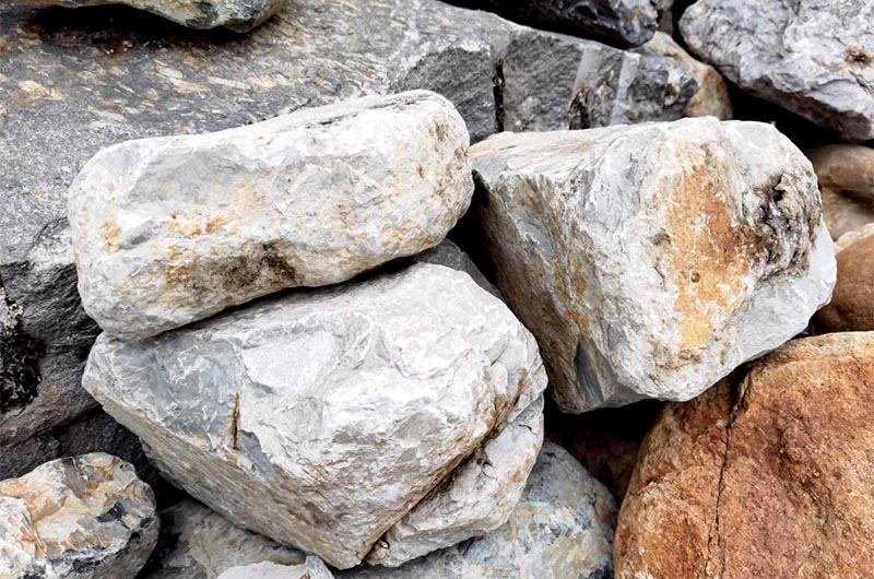 青石硬度較小、制砂難度小