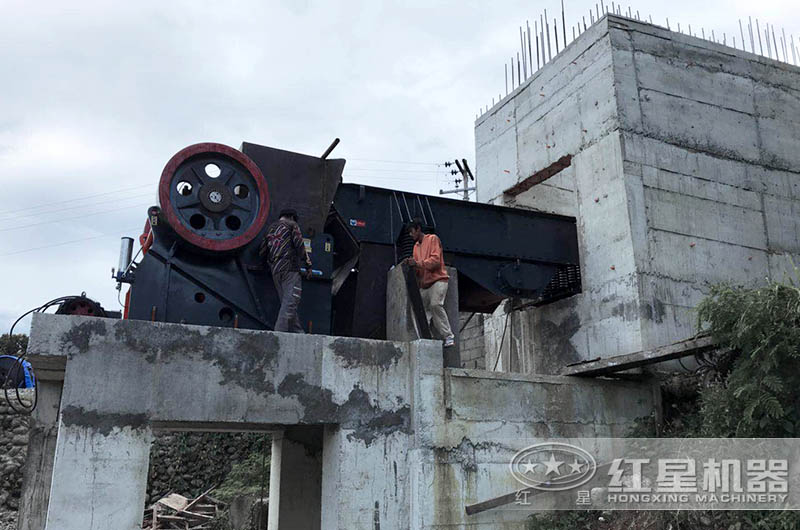 大型鱷式碎石機設備不同、型號不同、報價不同 大型鱷式碎石機設備不同、型號不同、報價不同