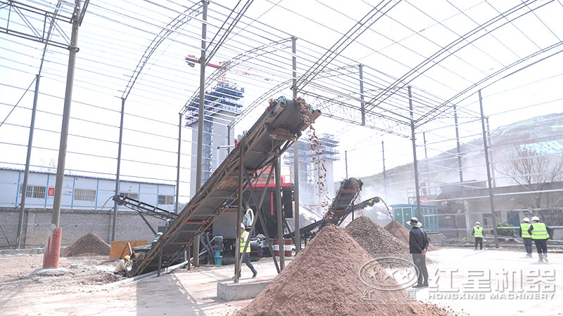 移動石子制砂機拉到現場就地作業,整機一體化 移動石子制砂機拉到現場就地作業,整機一體化